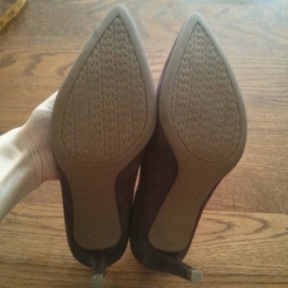 Michael Michael Kors Purple Suede Pumps Size 8 - Picture 6 of 16